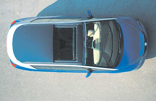 Renault Avantime. В стеклянной крыше есть огромный люк