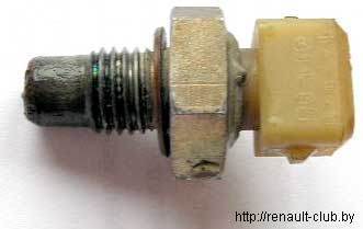 Внешний вид датчика температуры охлаждающей жидкости (ДТОЖ) Renault